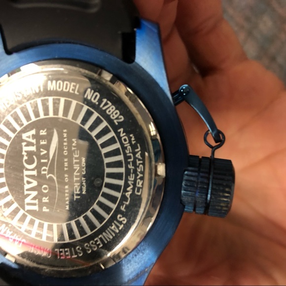 Invicta pro diver watch with case - Picture 5 of 8